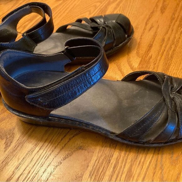 Avalon Clarissa Fisherman’s Black Shoes - Picture 4 of 7